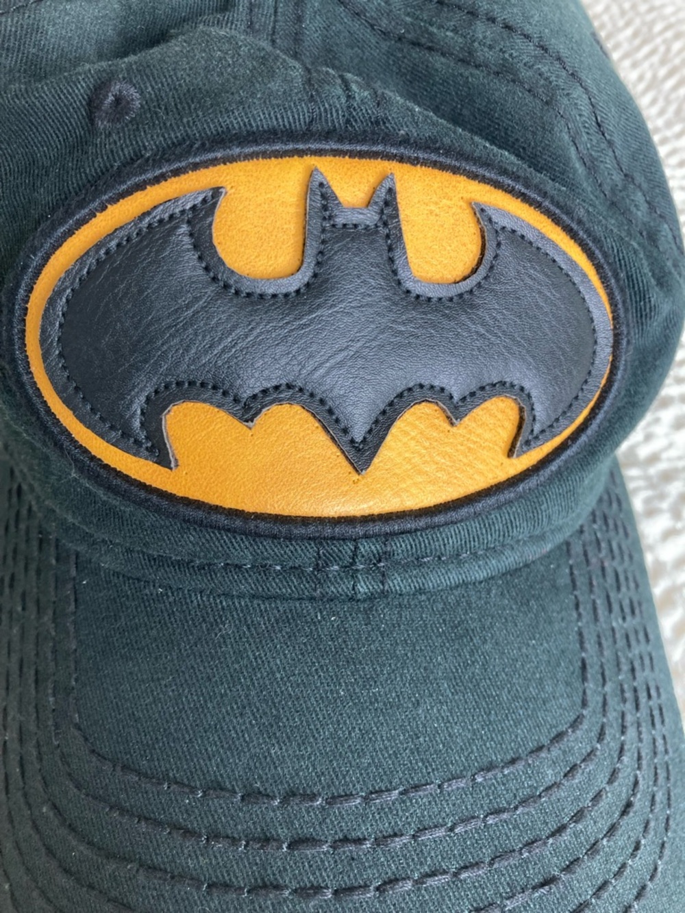 Batman Black Baseball Cap with leather Yellow Logo one size fits most - Picture 2 of 9